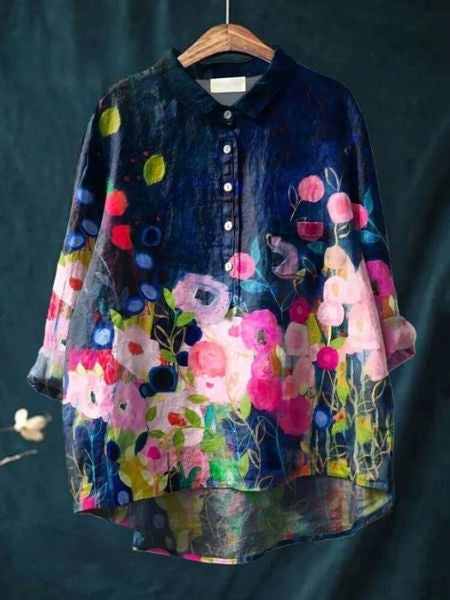 Elegant blomstret bluse til kvinder. Feminin langærmet top med blomsterprint til hverdag, fest & plus size.