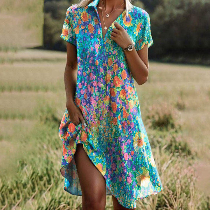 Elegant boho sommerkjole til kvinder. Lang, komfortabel farverig maxikjole, perfekt til sommer og fest.