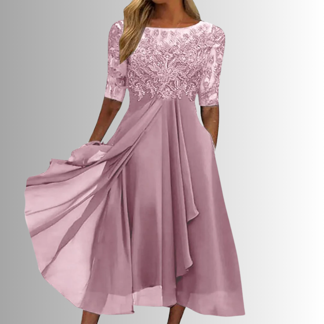 Stilfuld ByMayberry lang maxikjole til damer. Elegant festkjole ideel til bryllup og sommer.