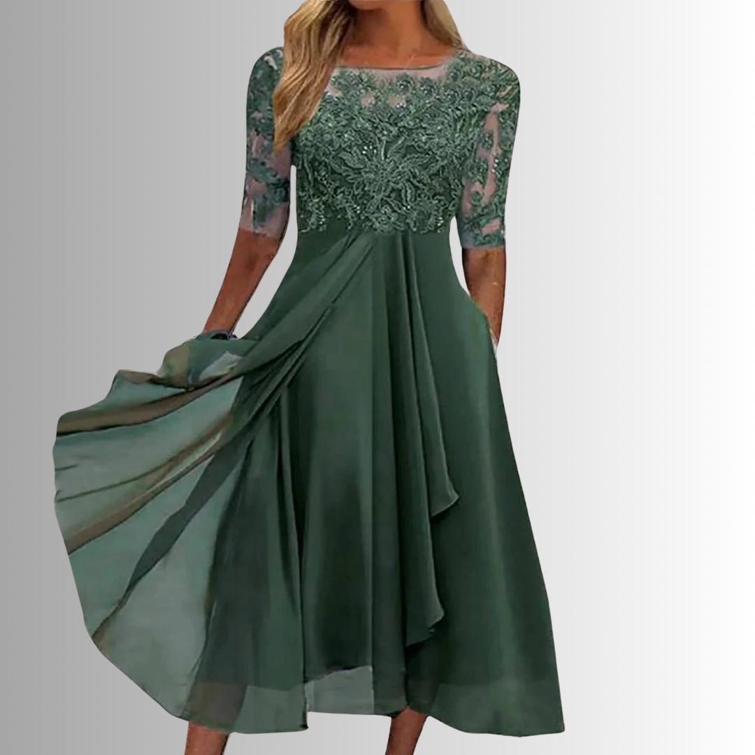 Elegant ByMayberry aftenkjole. Lang festkjole til kvinder, perfekt til galla, bryllup og særlige anledninger.