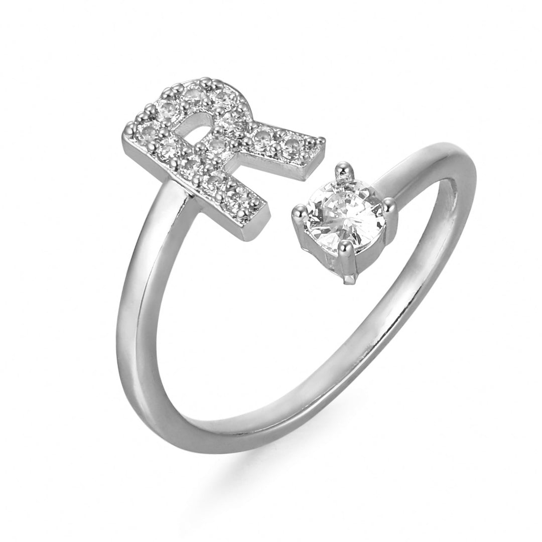 Forgyldt bogstavring med initial 'V'. Klassisk og elegant guldring, med personligt bogstav.