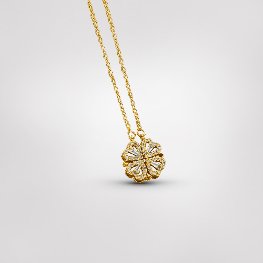Dame halskæde med firkløver i enten guld eller sølv. Elegant symbol på lykke, et smukt smykke til hende.