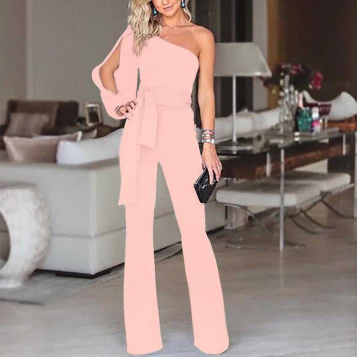 Smart dame jumpsuit, ideel til festlige lejligheder og som elegant hverdagstøj.