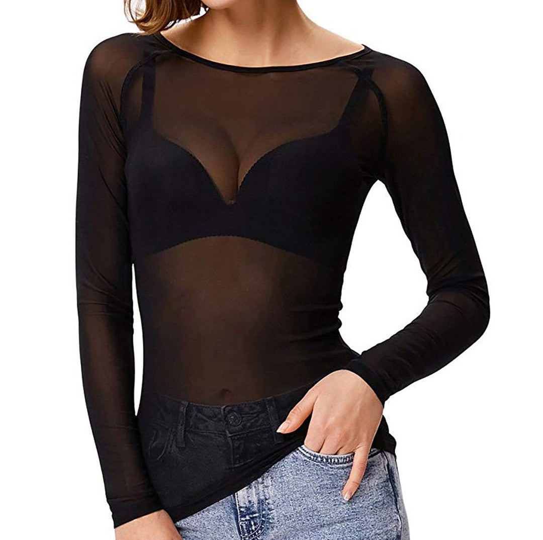 Elegant dame langærmet top. Stilfuld og komfortabel bluse til modebevidste kvinder, perfekt til hverdag og fest.