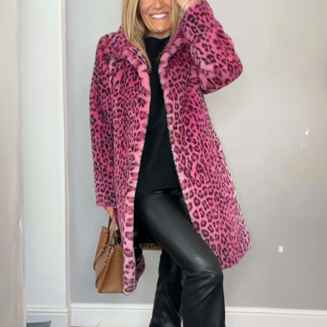 Elegant leopardfrakke til damer, en stilfuld tilføjelse til kvindemodens vintergarderobe.