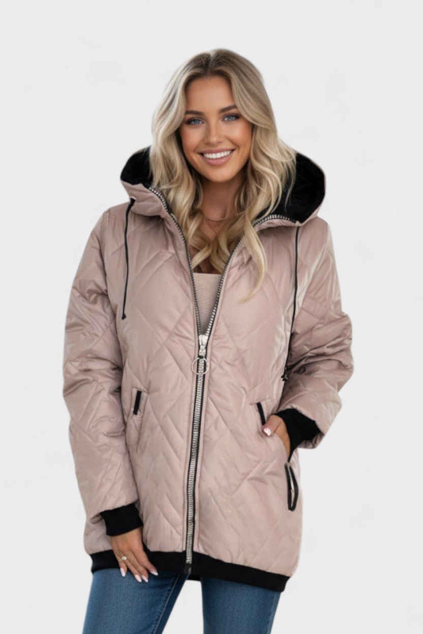 Elegant dame parka i luksus design. Varm vinterjakke til stilfuld vintermode.