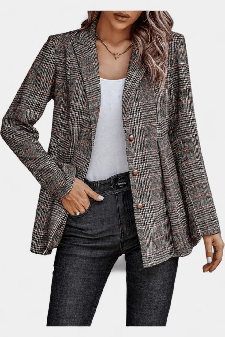 Stilfuld peplum blazer i ruter til moderne kvinder, passer til både arbejds- og fritidslook.