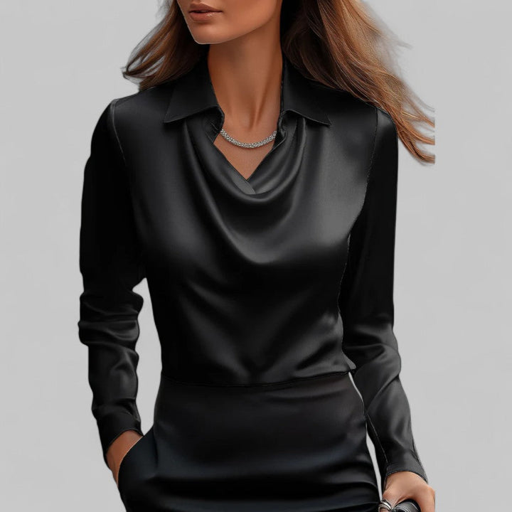 Business casual damebluse med draperet hals. Langærmet top i moderne design til kvinder.