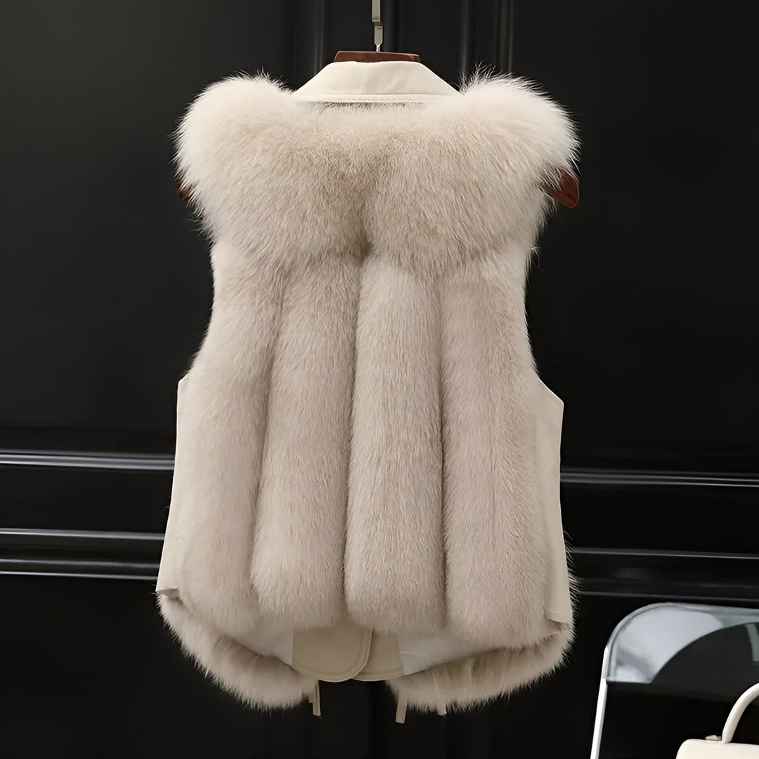 Moderne ærmeløs vest til kvinder; et elegant valg for en trendy og varm lag-på-lag stil.