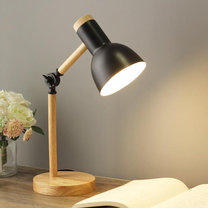 Alsidig foldbar bordlampe med dæmpbart LED-lys; perfekt til diverse indretninger.