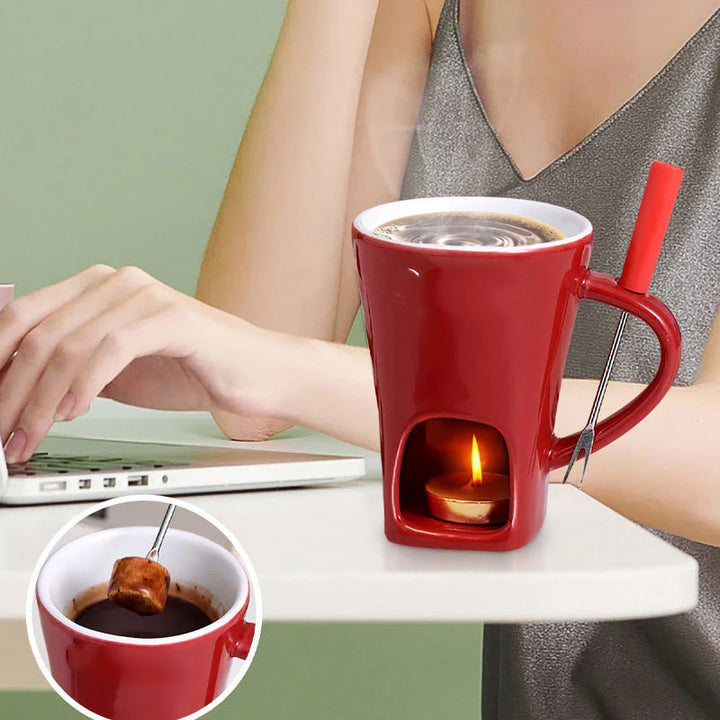 Nyd smeltet chokolade eller ost med denne elegante keramik fonduekop til dine hyggestunder.