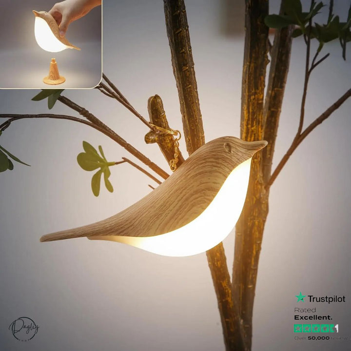 Bordlampe med unikt fugledesign. Justerbar LED-lysstyrke, genopladelig, perfekt til hygge og indretning.