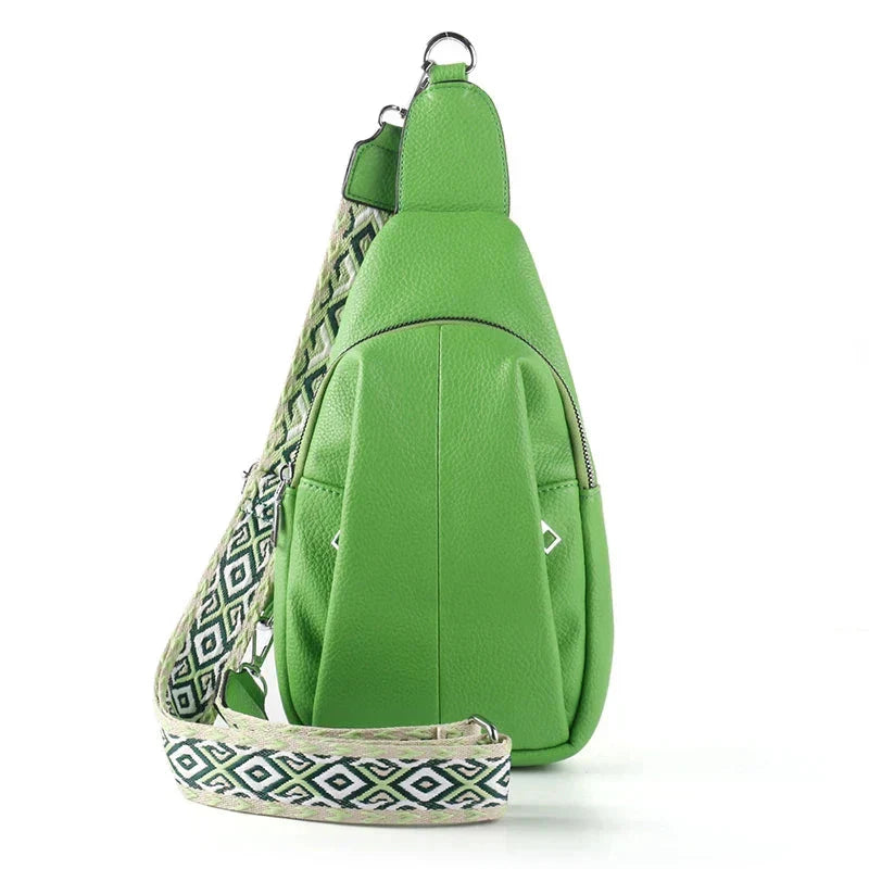 Smart geometrisk læder dametaske, ideel som både crossbody og skuldertaske.