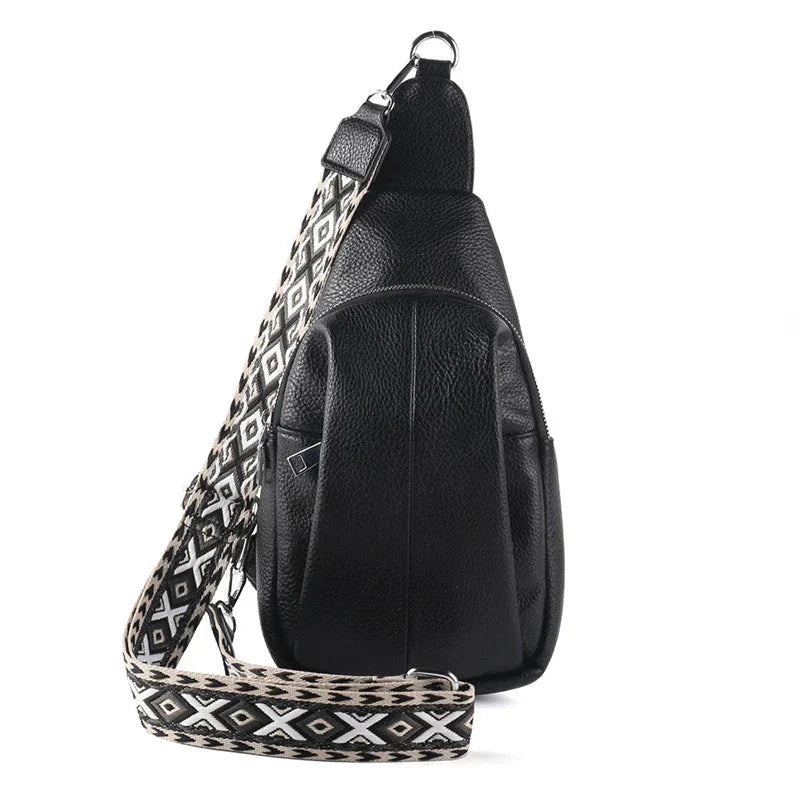 Modetaske i læder: Geometrisk mønsteret crossbody, elegant valg til damer.