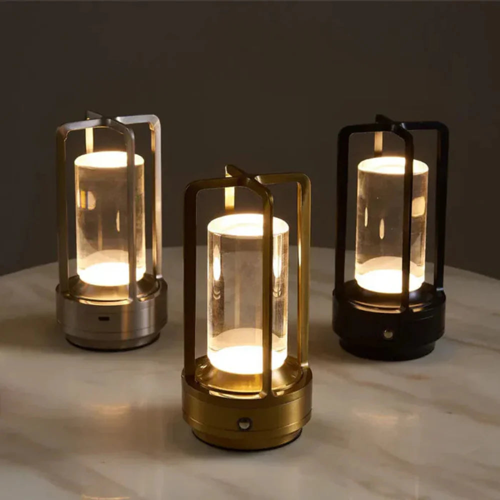 Elegant guld LED bordlampe, justerbar, dæmpbar hyggebelysning. Trådløs, genopladelig touch lampe.