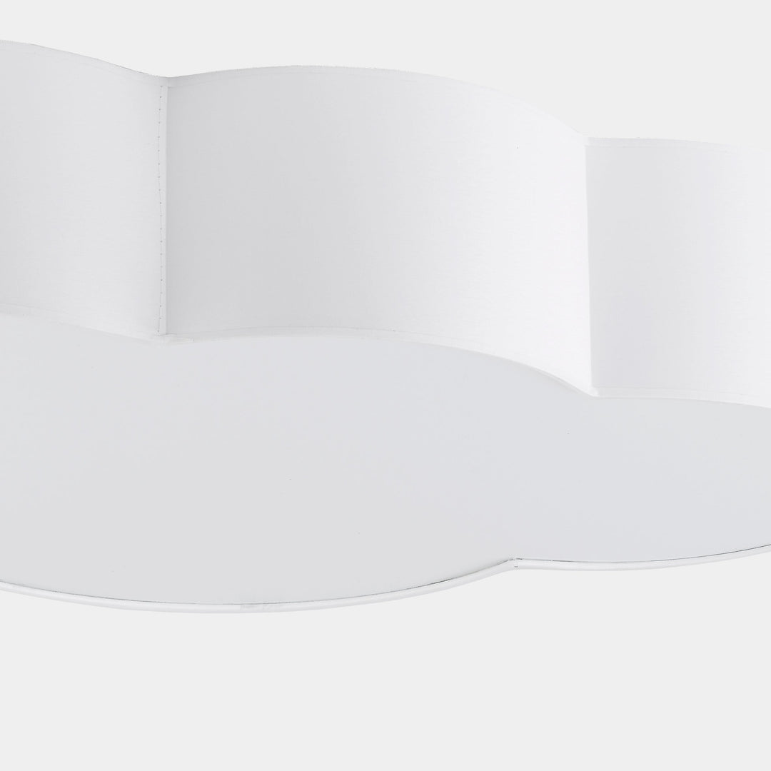 "Elegant hvid cloud plafond Ø62, diffus lys, nem installation, perfekt til børneværelse og stue, dekorativ loftlampe."