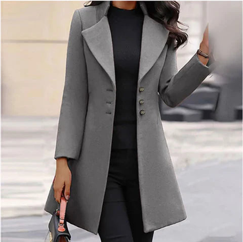 Elegant ItalWool dame vinterfrakke i lang model. Stilfuld og varm, perfekt til kvindemode og komfortabelt overtøj.