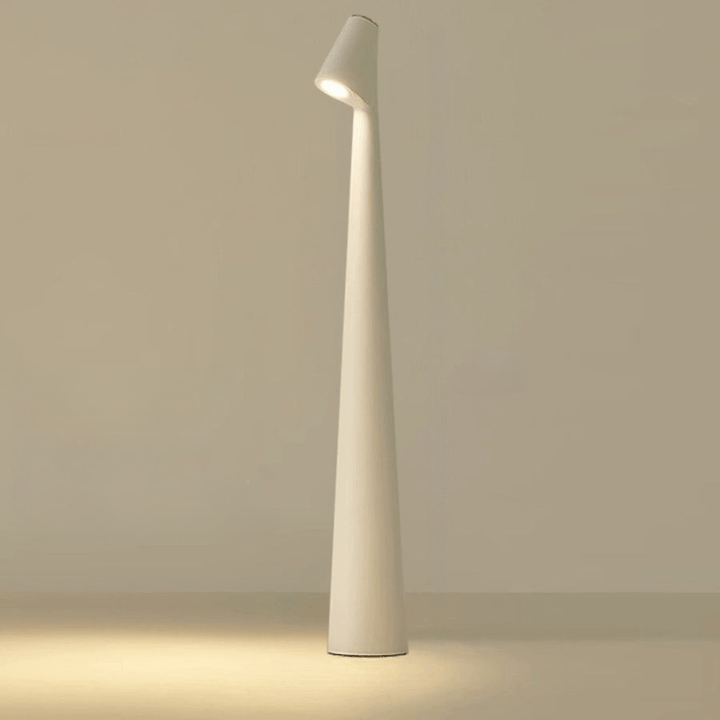 USB-C opladning: Praktisk og bærbar kordeløs bordlampe til enhver lejlighed.