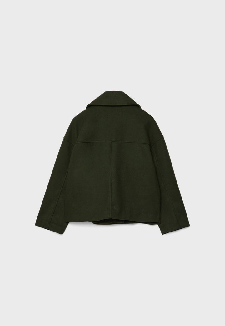 "Elegant kort uldjakke i uldblend, dobbeltradet med brede revers, perfekt til både hverdag og fest, sidevisning."