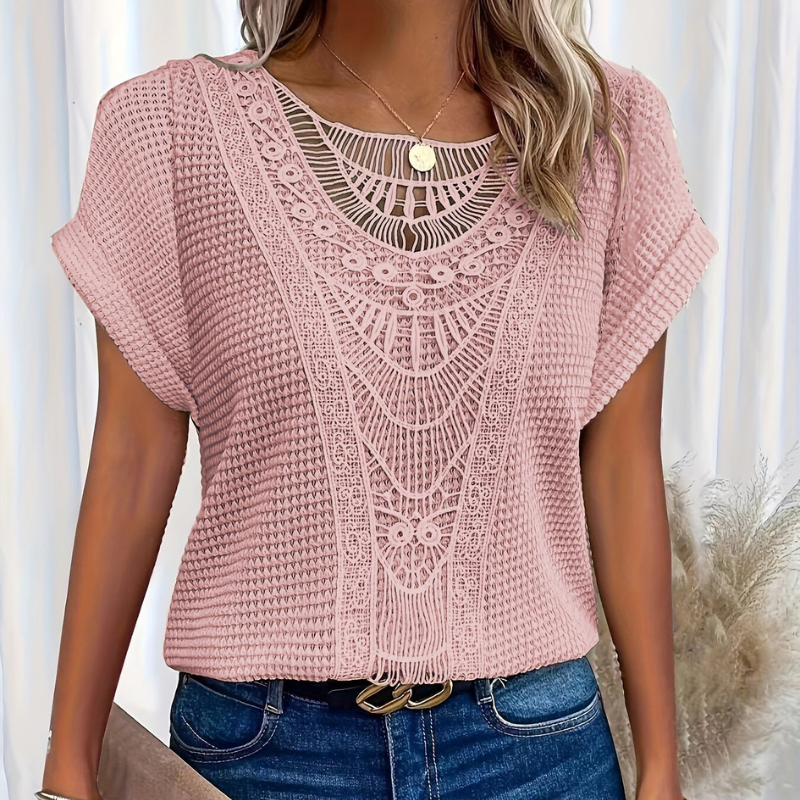 Alsidig blonde top til kvinder. Elegant og moderne hverdagstop eller fest top. Komfortabelt dametøj.
