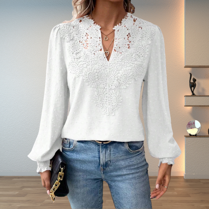 Grøn plus size kvindebluse. Tidløs stil og flatterende pasform til enhver anledning.