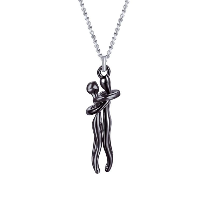 Detaljeret krammehalskæde i poleret metal til kvinder. Et elegant kærlighedssmykke med dyb symbolik.