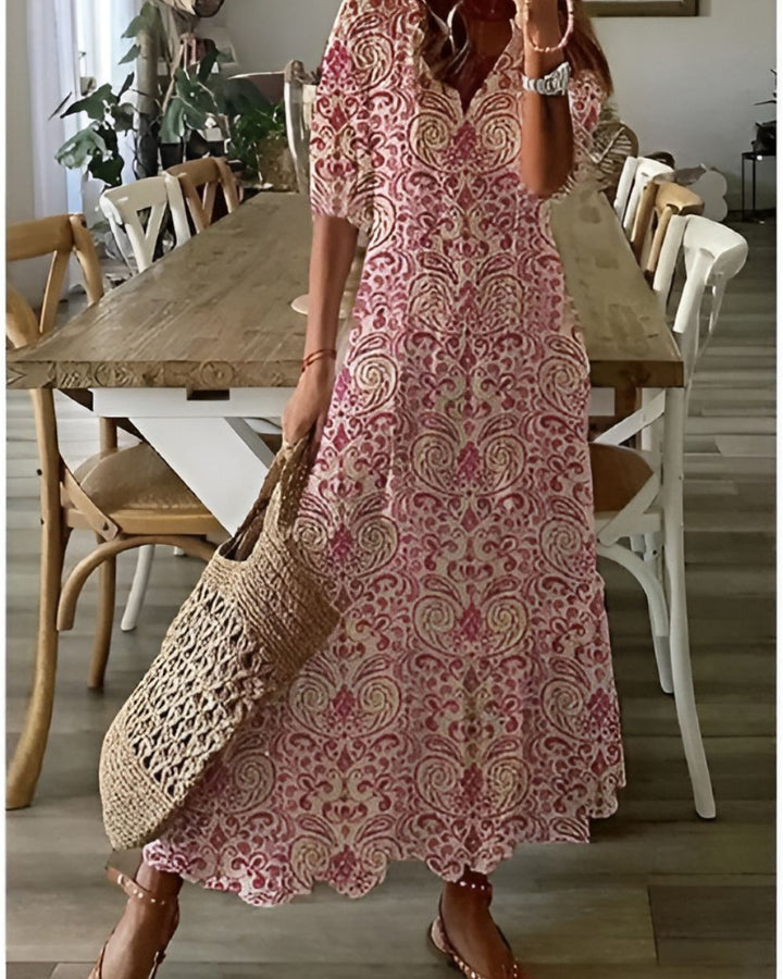 Farverig festivalkjole med afslappet boho-look til kvinder, perfekt som elegant sommerkjole.