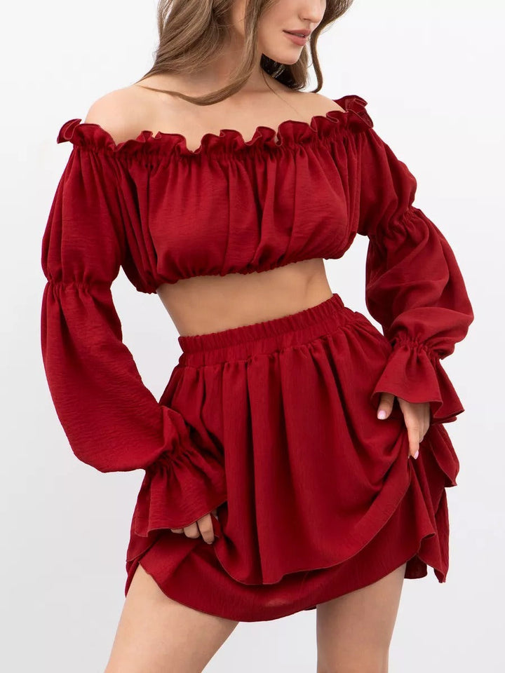 Elegant kvinders off-shoulder sommersæt. Komfortabelt og stilfuldt todelt outfit til enhver lejlighed.