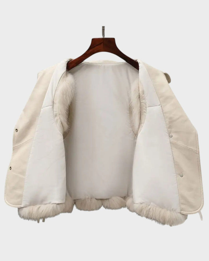 Marineblå elegant lædervest til kvinder, lavet af premium kvalitet læder. Perfekt som overtøj.