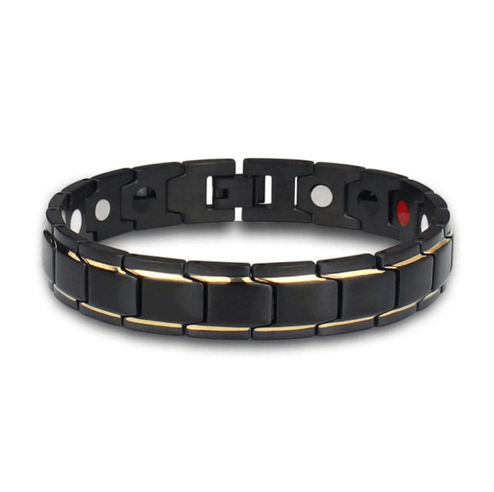Sort magnetisk herrearmbånd. Stilrent og elegant hverdagssmykke, der tilføjer et moderne touch til din stil.