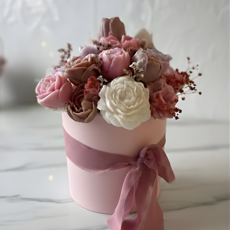 Lyserød evighedsbuket, perfekt mors dag gave. Kunstige blomster til nem hjemmedekoration og bordpynt.