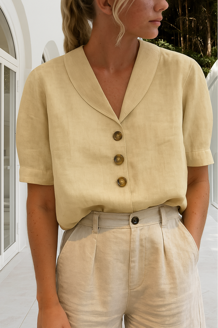 Blød og let omslagsbluse, perfekt som sommerbluse eller forårsbluse. Feminint design med god komfort.