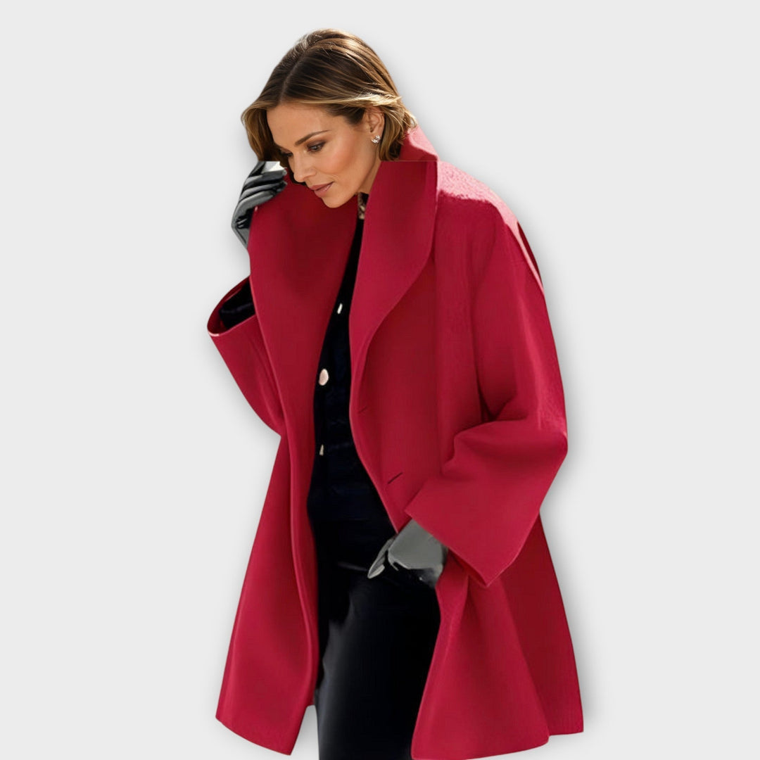 Klassisk oversize reversfrakke til kvinder. Moderne dameovertøj for en chic og komfortabel vinterstil.