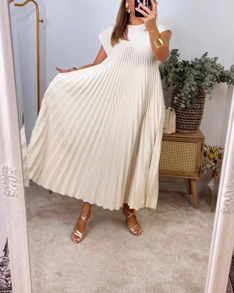 Festklar: elegant plisseret maxi kjole, lang og stilfuld til særlige begivenheder.