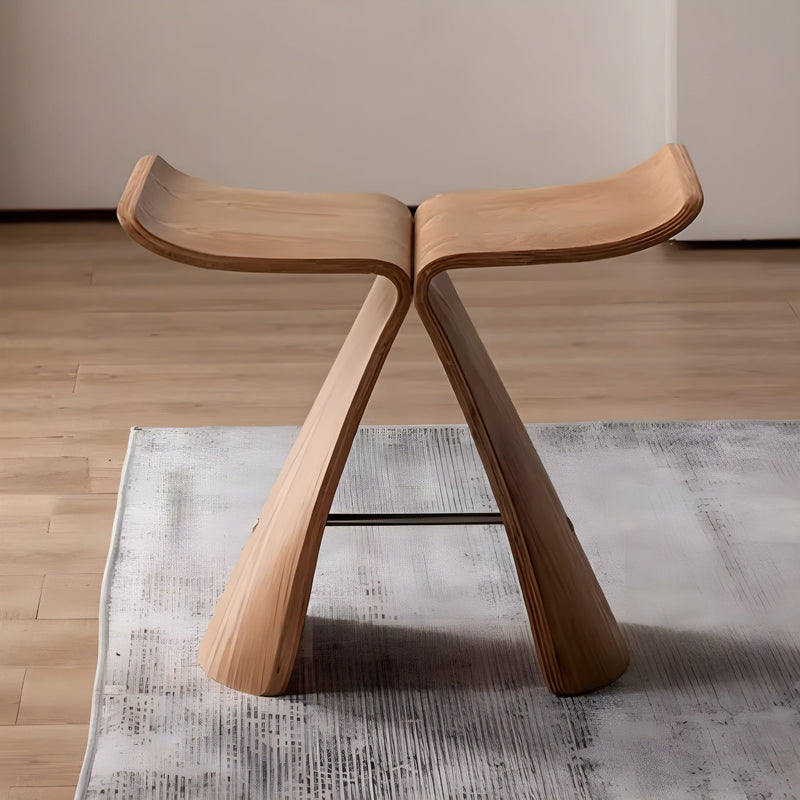 Elegant rektangulært spisebord til sommerindretning, moderne og funktionelt design til dit hjem.