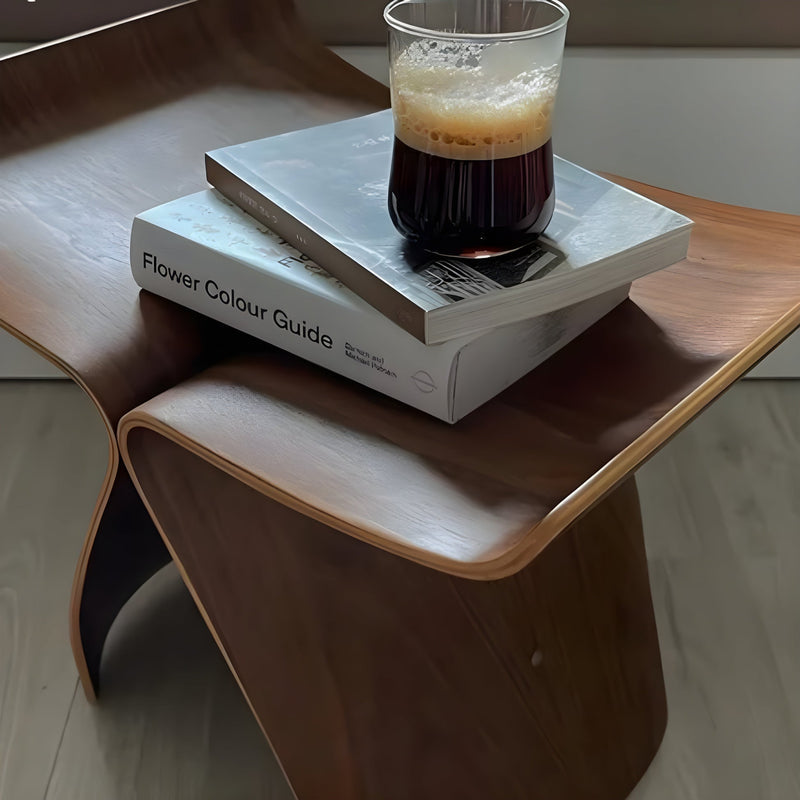 Alsidigt rektangulært bord, perfekt som arbejdsbord, spisebord eller skrivebord til et moderne hjemmekontor.