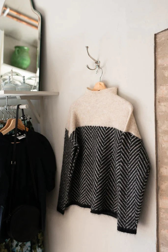 Tidløs og elegant rullekravetrøje. Essentiel dametrøje til efterår og vinter.