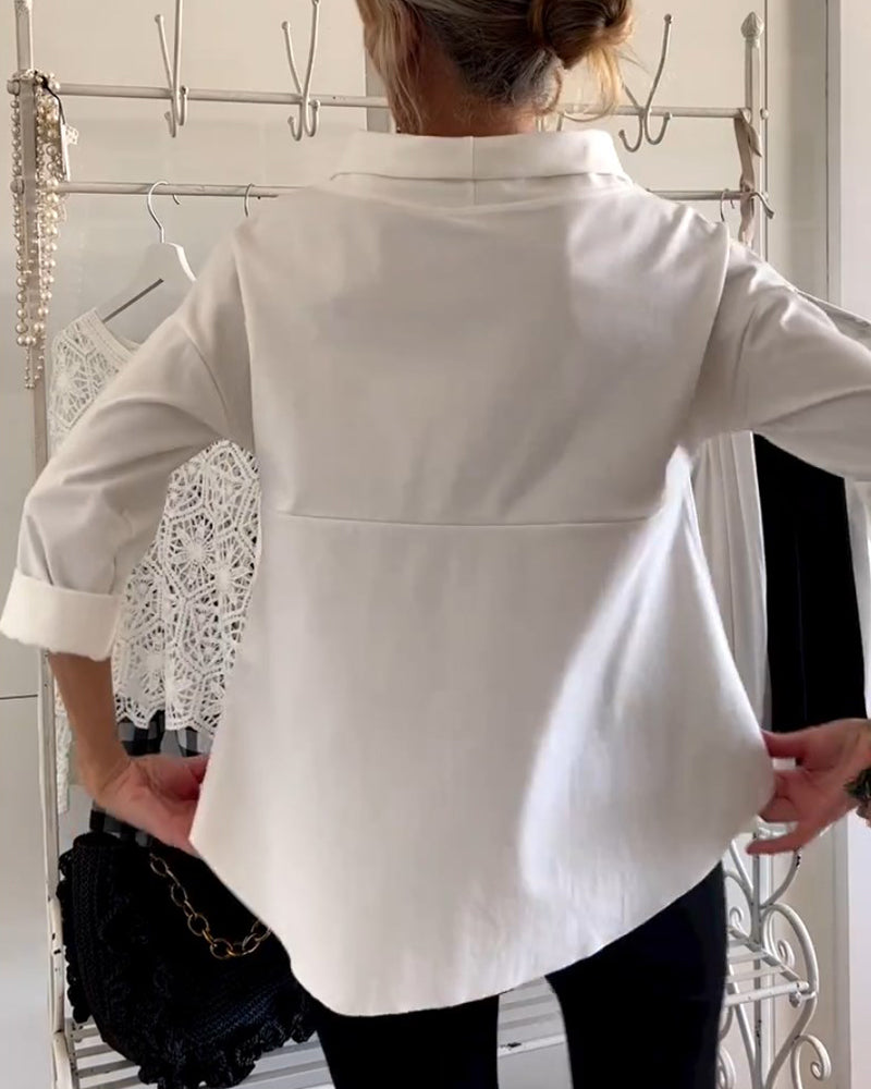 "Elegant Sofia-bluse til kvinder i klassisk sort, frontvisning. Perfekt til både formelle og afslappede lejligheder."