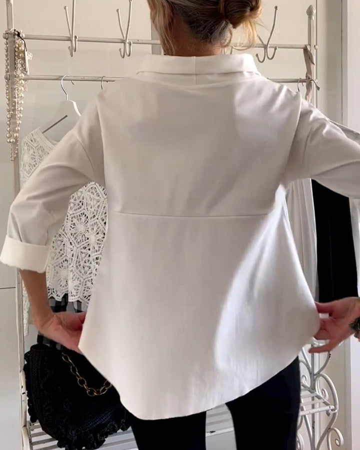 "Elegant Sofia-bluse til kvinder i klassisk sort, frontvisning. Perfekt til både formelle og afslappede lejligheder."