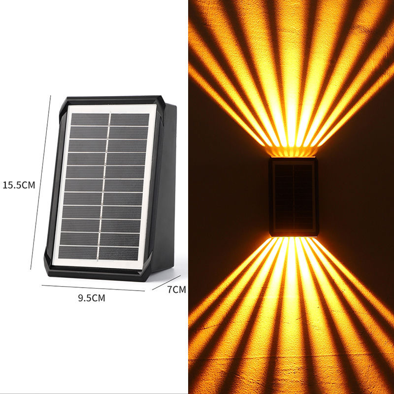 Funktionel solarlampe med IP65 certificering. Giver pålidelig udendørs belysning. Perfekt til alle vejrtyper.