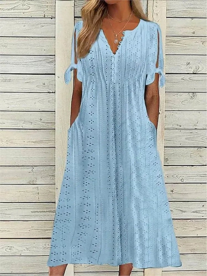 Smuk forårskjole/sommerkjole til kvinder; farverig og elegant mode. Perfekt til sommer.