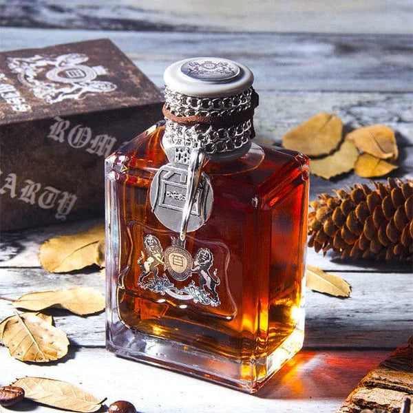 Elegant sort BoldScent feromonparfume til mænd. Maskulin duft, giver selvtillid.