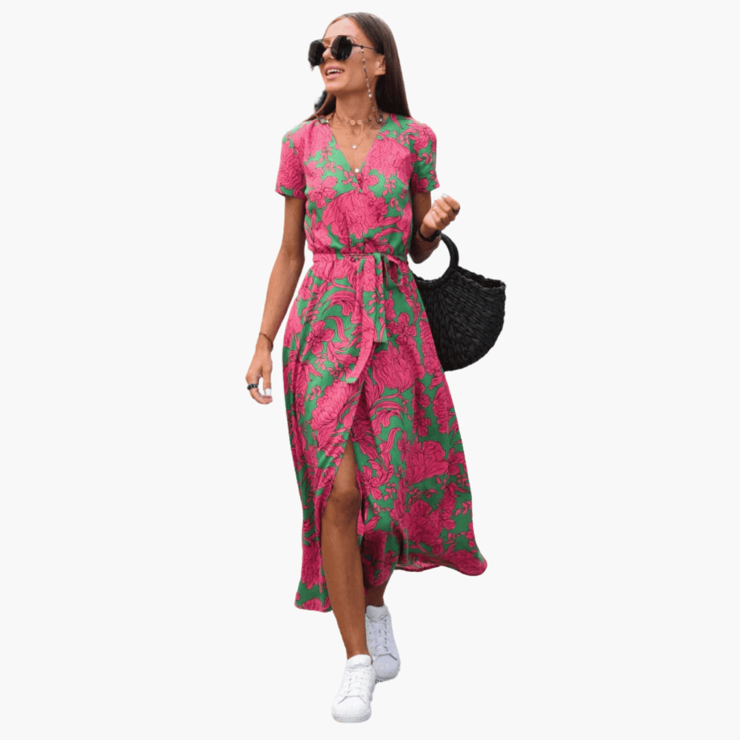 Elegant sort slå-om-kjole til kvinder i let stof, perfekt til fest og hverdag.