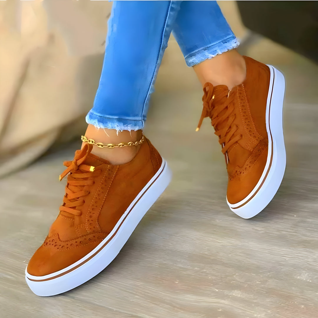 Elegant sorte ortopædiske sneakers til kvinder, tilbyder komfort, støtte og stil med åndbart mesh-materiale.
