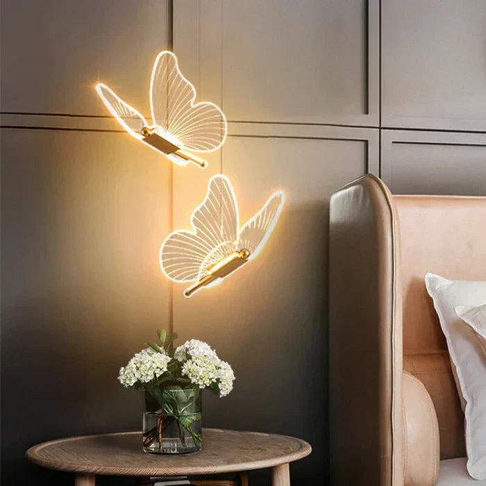 Indendørs SparkFly designlampe med varmt LED lys, perfekt som hjemmebelysning og moderne loftlampe.