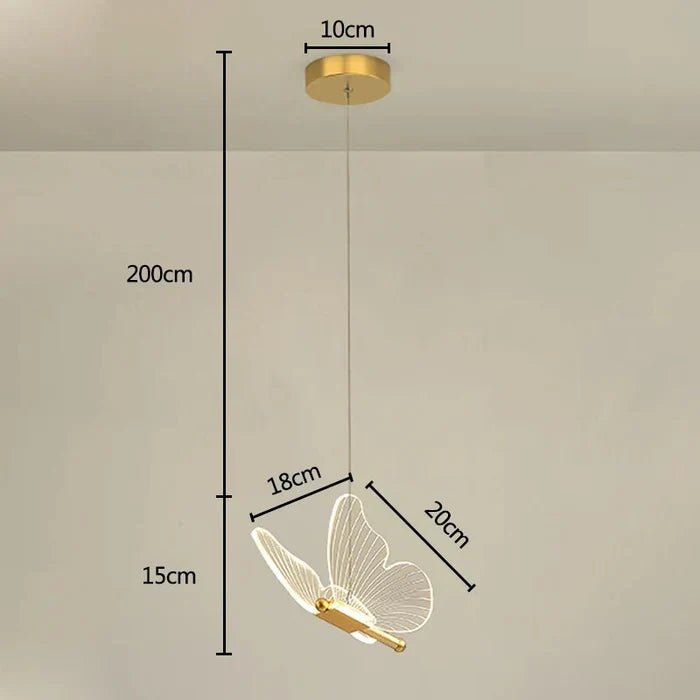 Smuk SparkFly loftlampe med varm LED belysning, en dekorativ og stilfuld løsning til hjemmebelysning.