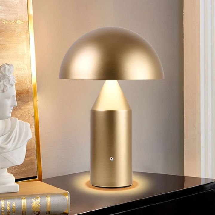 Blødt stemningslys fra elegant svampeformet LED bordlampe med touch-kontrol for en hyggelig atmosfære.