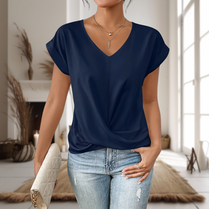 Feminin sweetheart t-shirt til kvinder. Elegant design med åndbart stof og en smigrende halsudskæring.