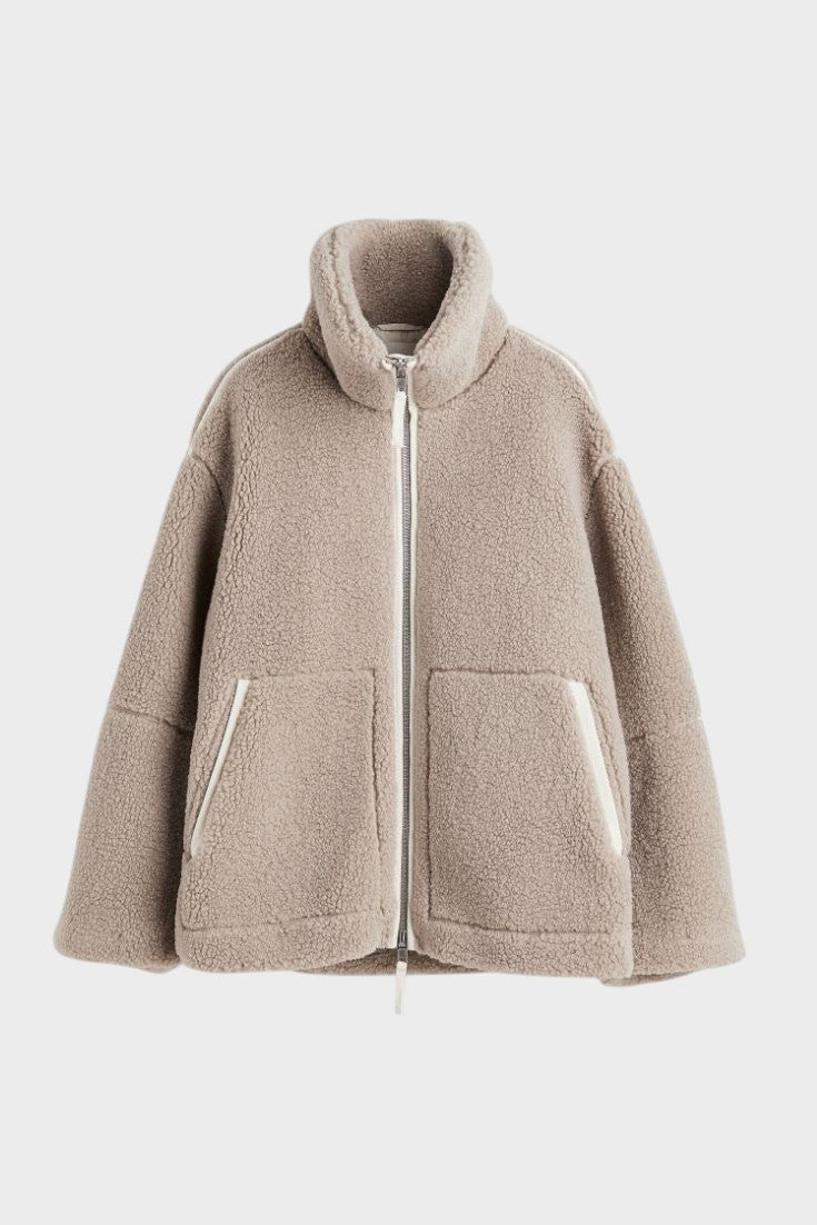 Kvinder overtøj: Varm teddykåbe i blødt fleecemateriale, nordisk design.