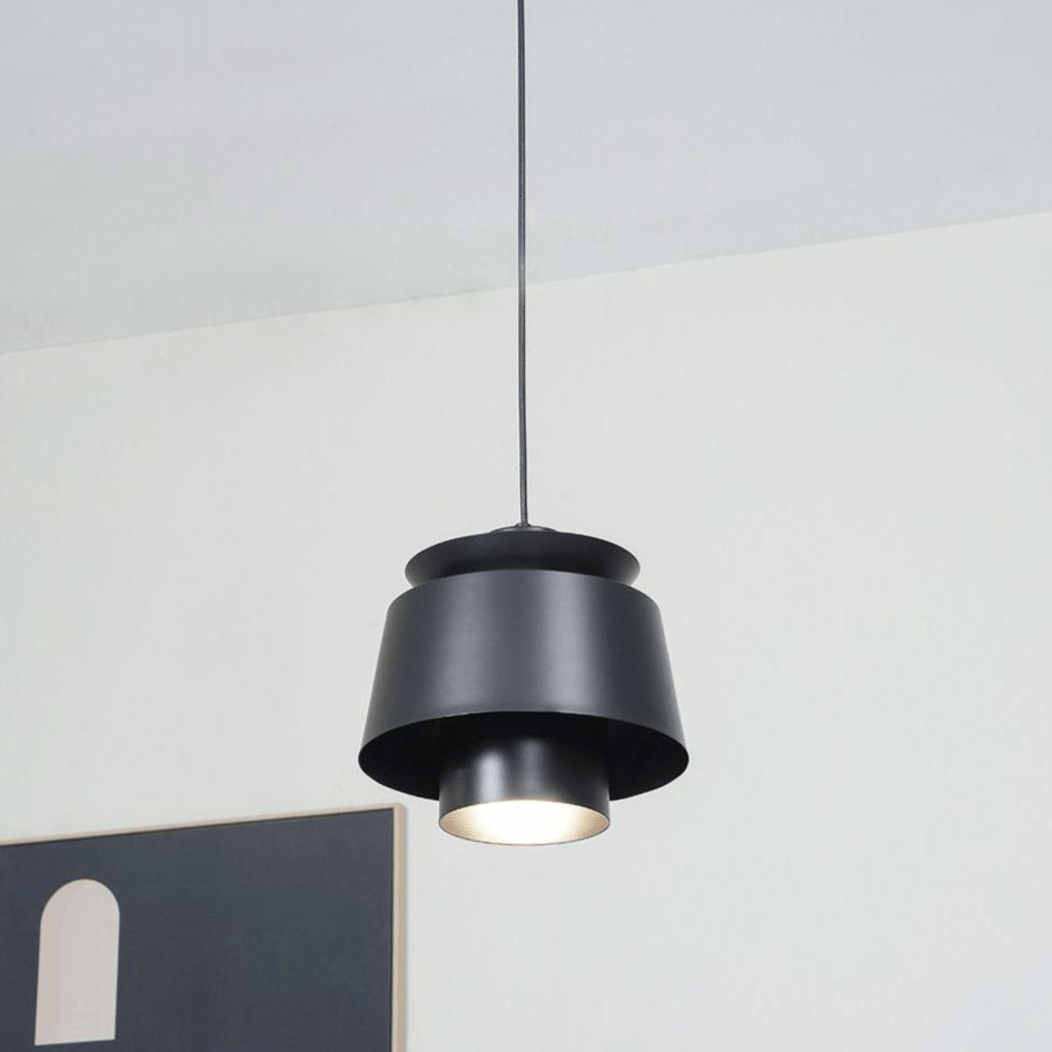 Designpendellampe TERJE. Skaber stemningsfuld og moderne belysning i ethvert rum.